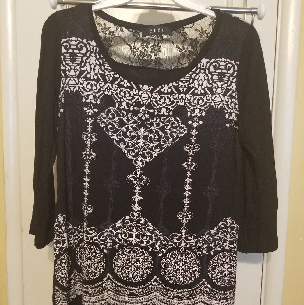 Detailed Moroccan print black blouse sz L